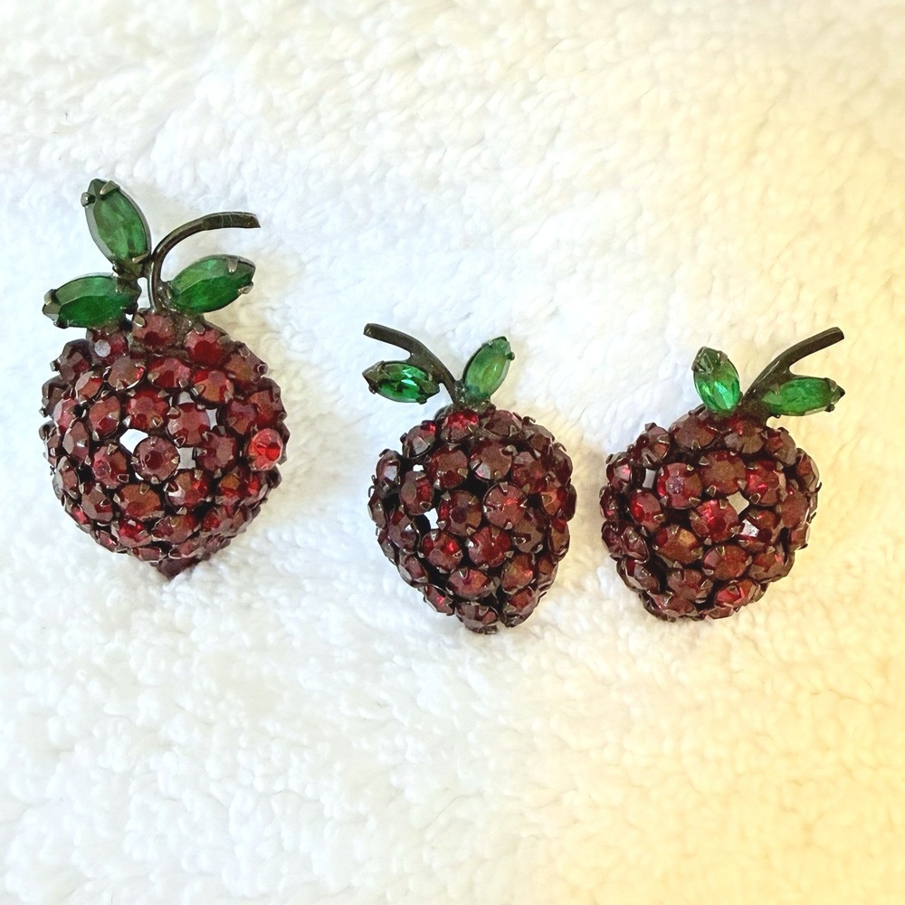 VTG Warner Red & Green Rhinestone Strawberry Brooch & Clip Earring Set  Signed